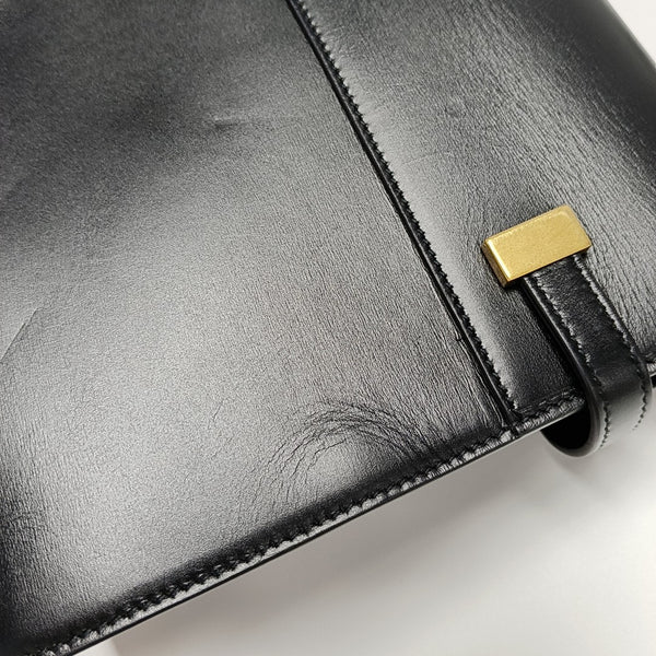 MANHATTAN Medium Calfskin Black