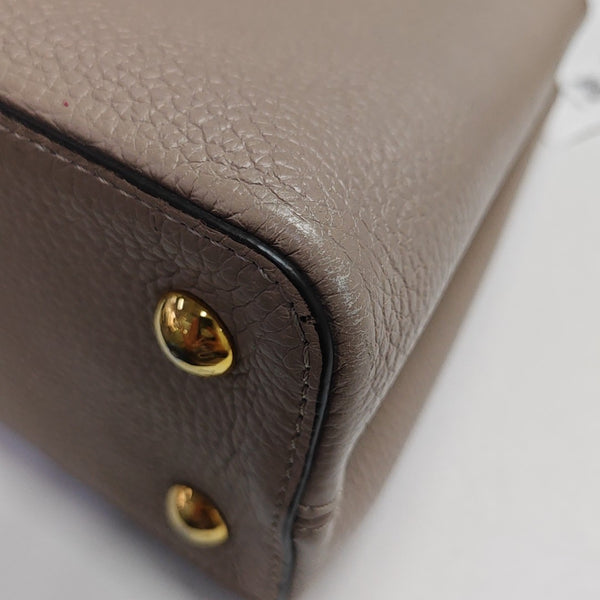 CAPUCINES MM Calfskin Gray