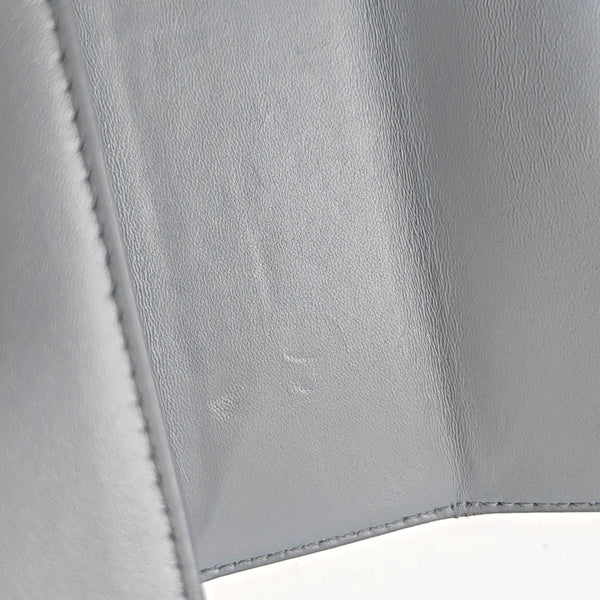 Authenticated pre-owned 30 Montaigne Calfskin Blue - Shoulder Bag at Looply