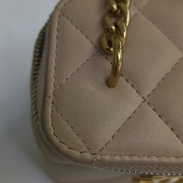 VANITY CASE Mini Quilted Lambskin Pink