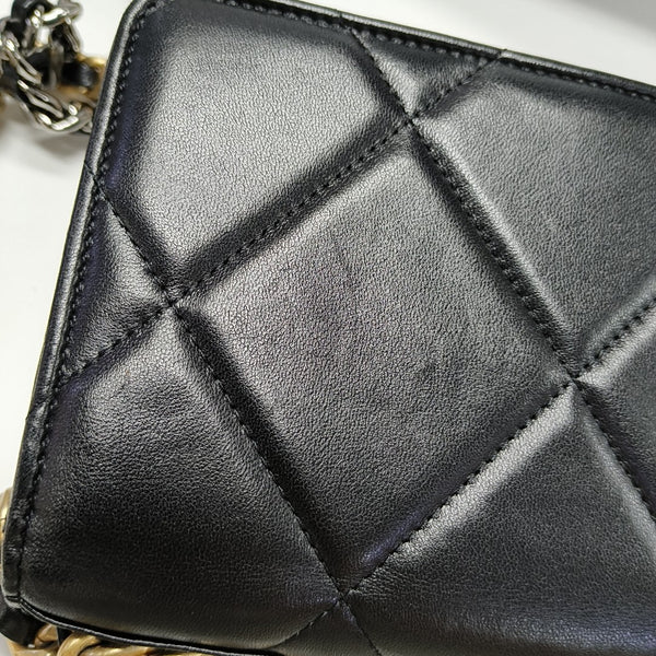 Chanel 19 WOC Piel de Cordero Acolchada Negra