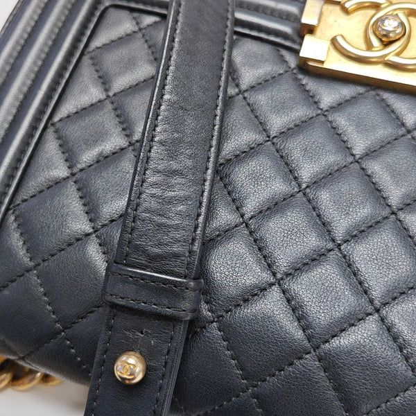 BOY CHANEL Medium Quilted Calfskin Black