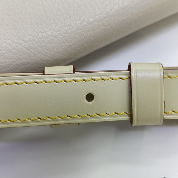 L'ESSENTIEL Lambskin White