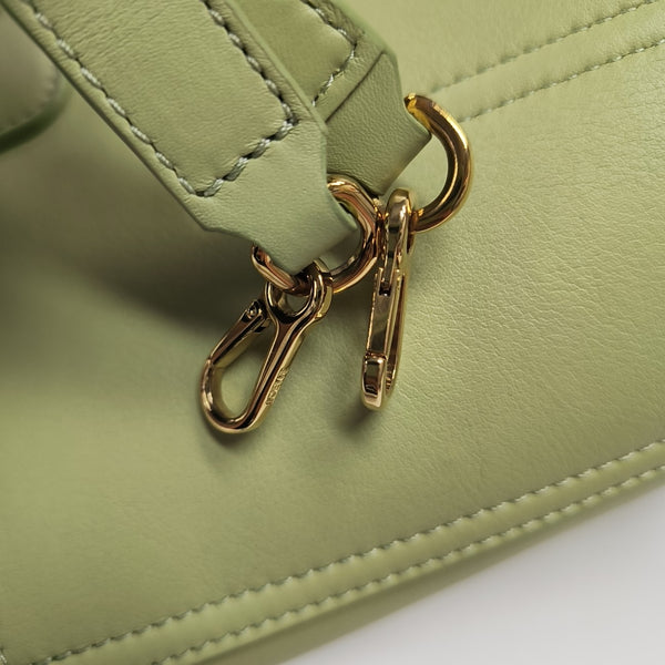 Pebble Bucket Calfskin Green