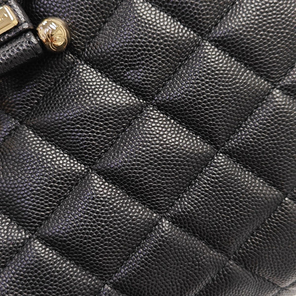 URBAN SPIRIT Small Quilted Grained Calfskin Black
