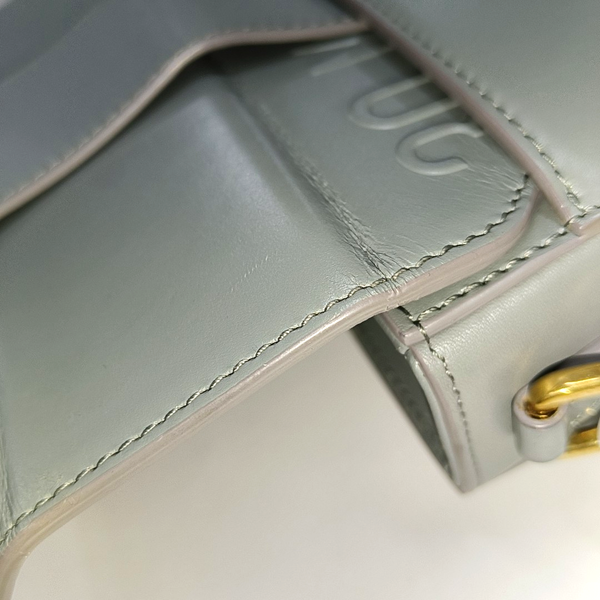 Authenticated pre-owned 30 Montaigne Calfskin Gray - Shoulder Bag at Looply