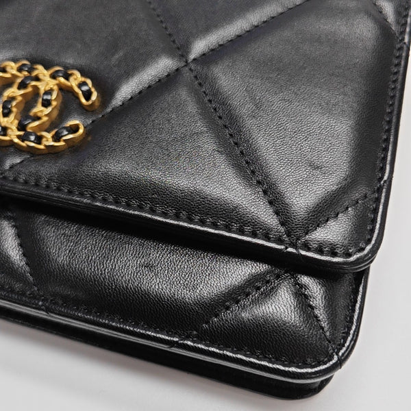 CHANEL 19 WOC Quilted Lambskin Black