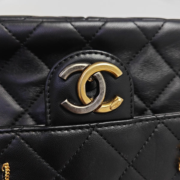 CLASSIC FLAP Mini Quilted Lambskin Black