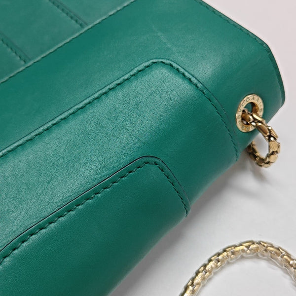 SERPENTI FOREVER Medium Calfskin Green