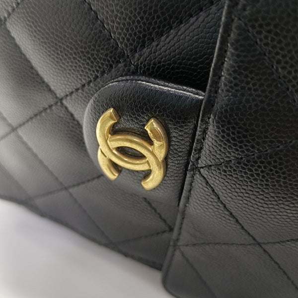 CHANEL 25 Medium Quilted Grained Calfskin Black