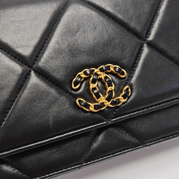 CHANEL 19 WOC Quilted Lambskin Black