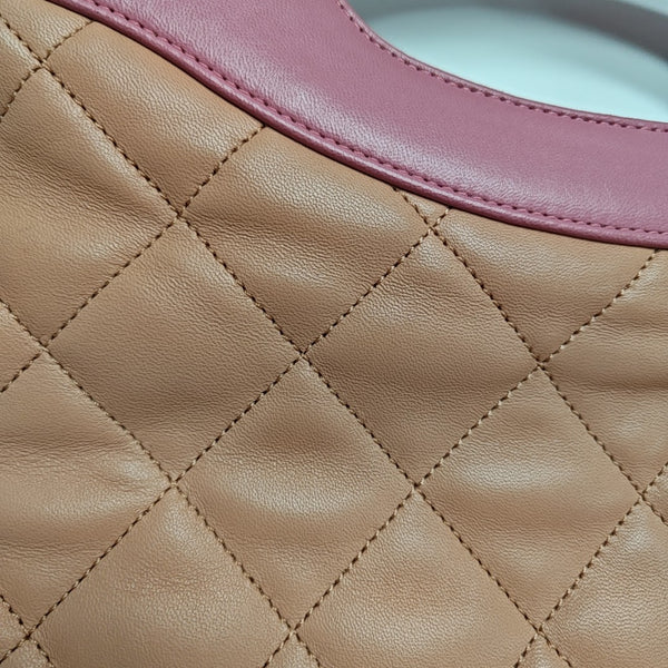 CHANEL 31 Piel de Becerro Acolchada Grande Beige