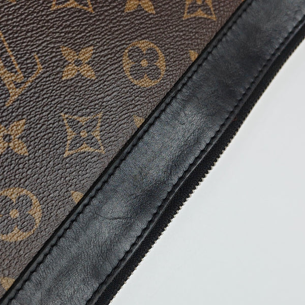 DISCOVERY GM Monogram Coated Canvas Brown