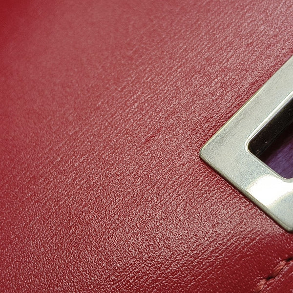 Authenticated pre-owned CLASSIC BOX Mini Calfskin Red - Shoulder Bag at Looply