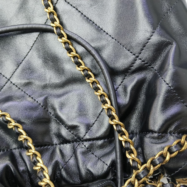 CHANEL 22 Mini Quilted Calfskin Black