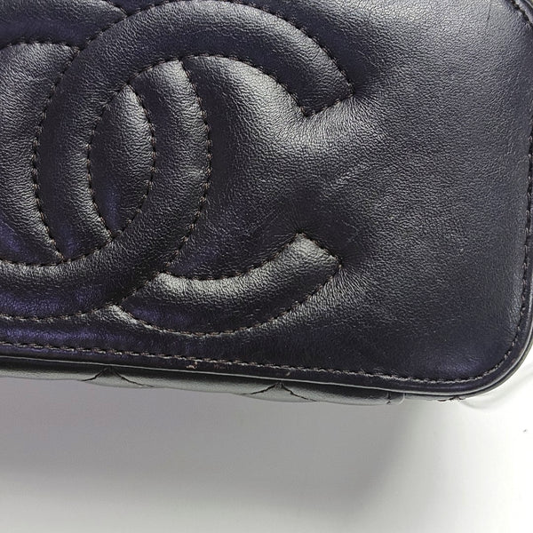 Authenticated pre-owned VANITY CASE Quilted Lambskin Black - Crossbody Bag at Looply
