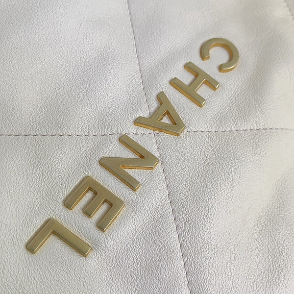 CHANEL 22 Medium Quilted Calfskin White