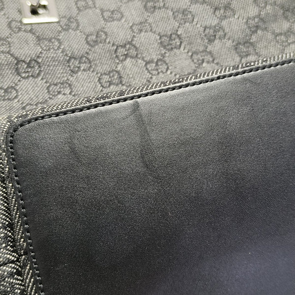 Monogram Canvas Black