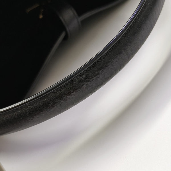 LE 37 Calfskin Black