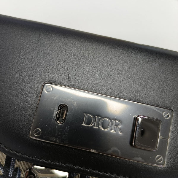 Lock Oblique Canvas Black