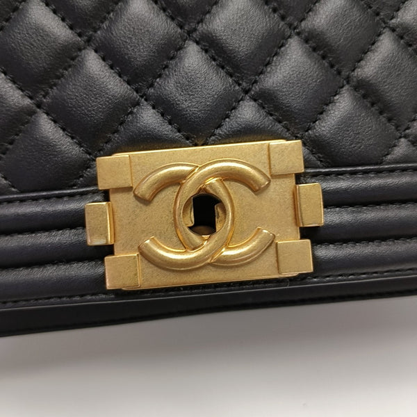 BOY CHANEL Medium Quilted Calfskin Black