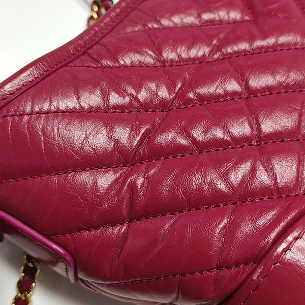 GABRIELLE Small Chevron, Quilted Calfskin Red
