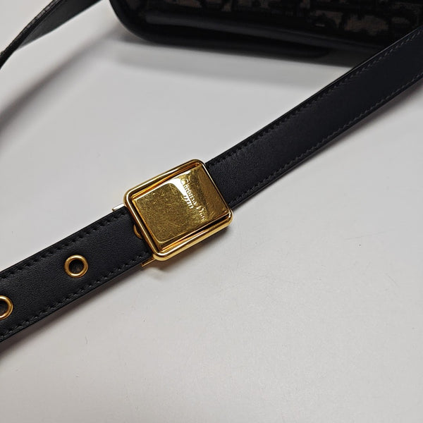 30 Montaigne Oblique Canvas Blue