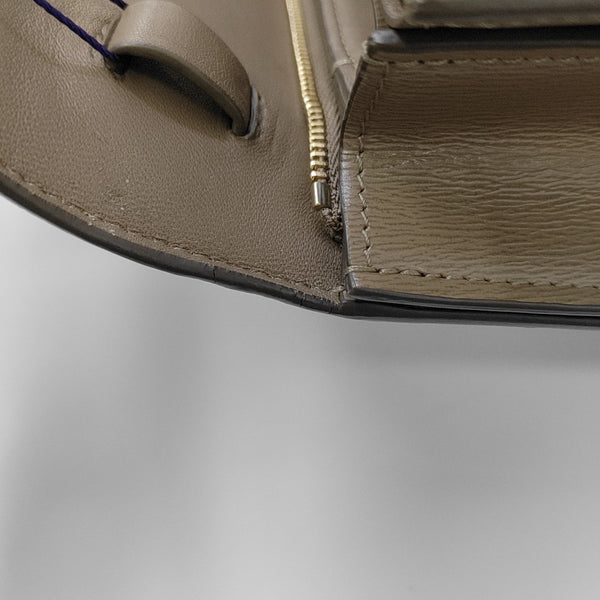 CLASSIC BOX Medium Calfskin Beige
