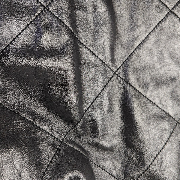 CHANEL 22 Medium Quilted Calfskin Black