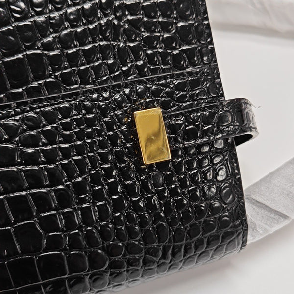 MANHATTAN Medium Calfskin Black