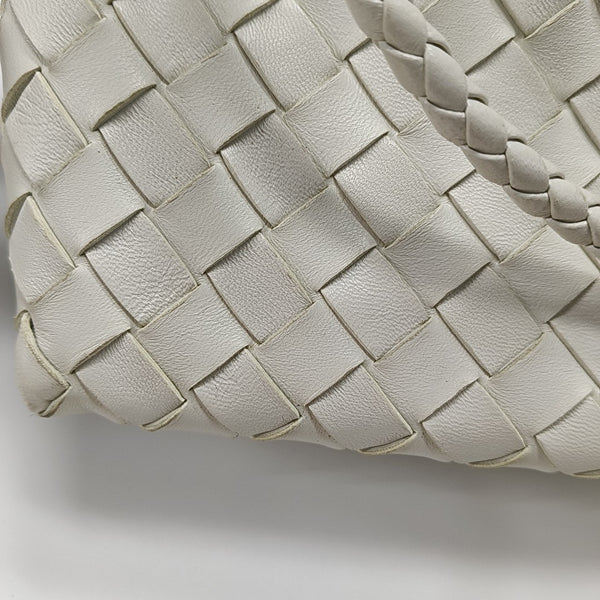 Authenticated pre-owned Andiamo Lambskin White - Shoulder Bag at Looply