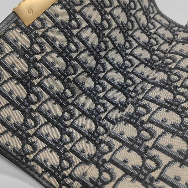 30 Montaigne Oblique Canvas Blue