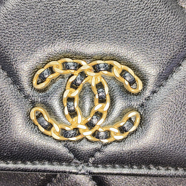 Chanel 19 WOC Piel de Cordero Acolchada Negra