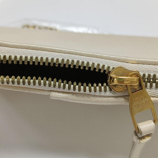 EASY POUCH ON STRAP Calfskin Beige