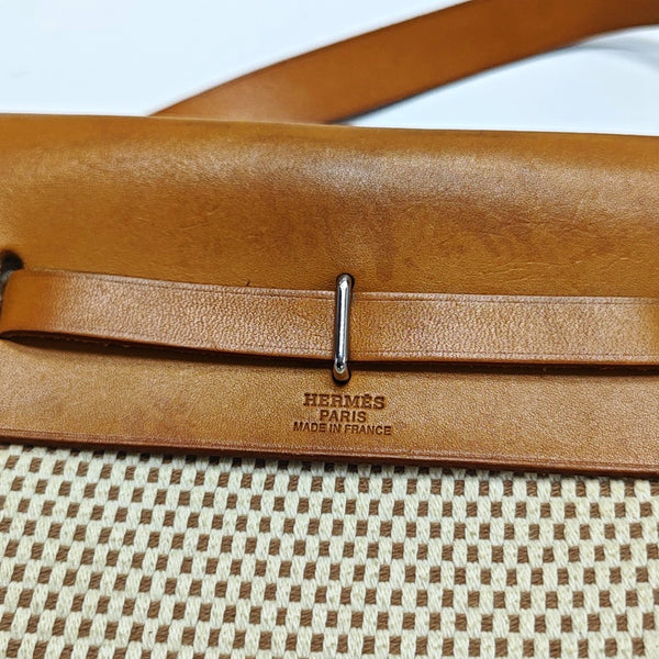 Authenticated pre-owned Herbag Canvas White - Shoulder Bag at Looply