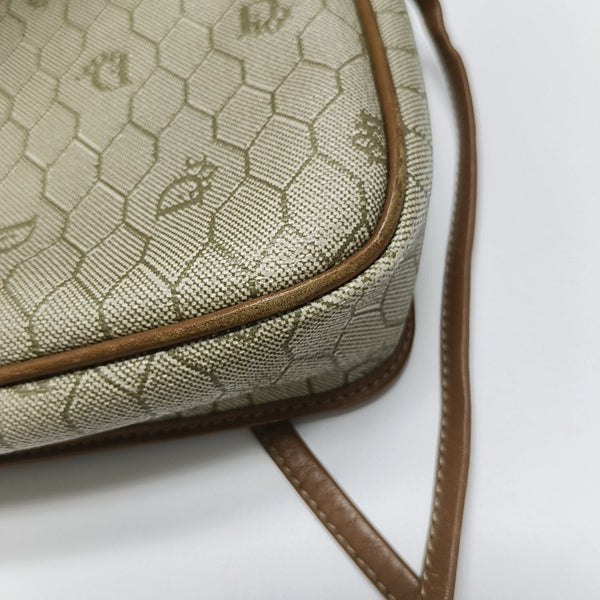 Vintage Honeycomb Coated Canvas Beige