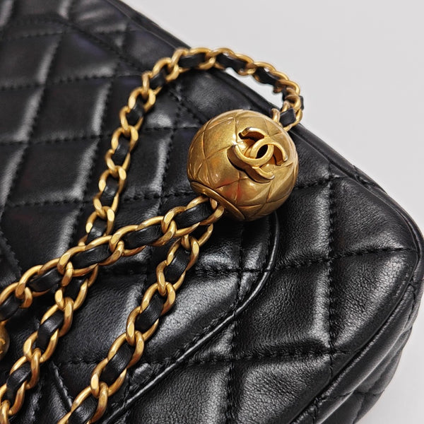 CLASSIC FLAP Mini Quilted Lambskin Black