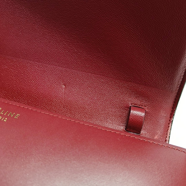 Authenticated pre-owned CLASSIC BOX Medium Calfskin Red - Crossbody Bag at Looply