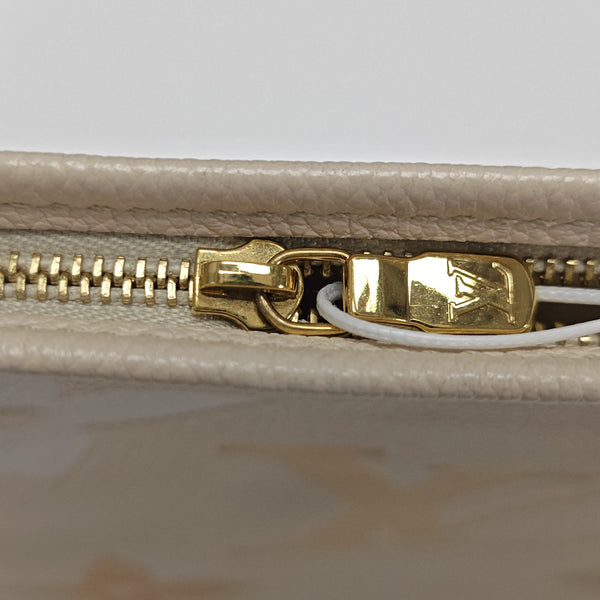 TOILET POCKET 26 Calfskin Beige