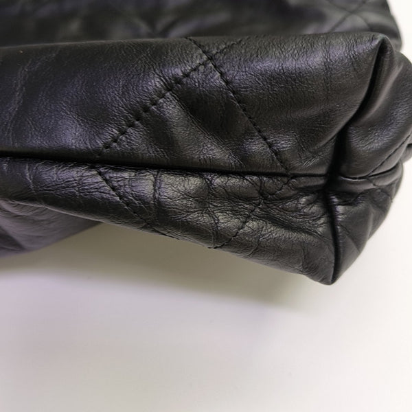 CHANEL 22 Small Quilted Calfskin Black