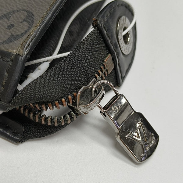 Pochette Voyag MM Monogram Coated Canvas Gray