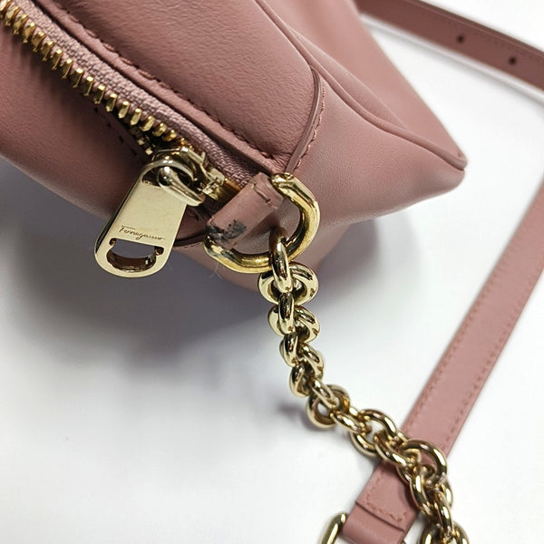 Authenticated pre-owned Gancini Calfskin Pink - Shoulder Bag at Looply