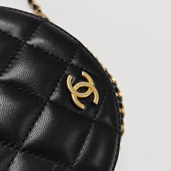 ROUND Quilted Lambskin Black