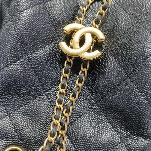 CHANEL 25 Medium Quilted Grained Calfskin Black