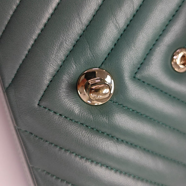 CLASSIC FLAP Small Chevron Calfskin Green