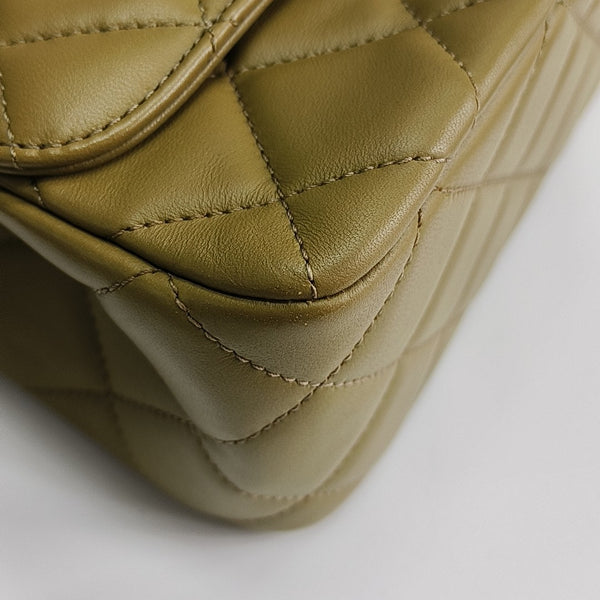 Authenticated pre-owned COCO HANDLE Quilted Lambskin Green - Shoulder Bag at Looply