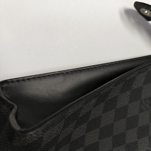 Pochette Voyag MM Damier Graphite Coated Canvas Gray
