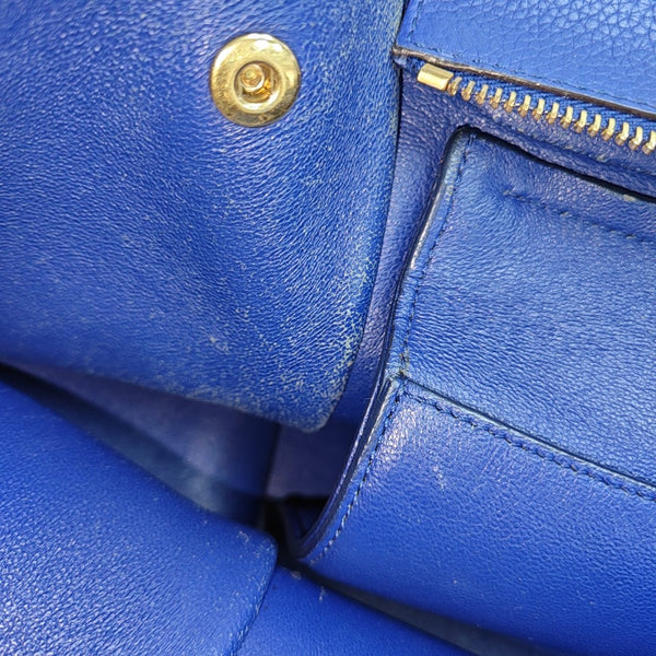 TRAPEZE Medium Calfskin Blue