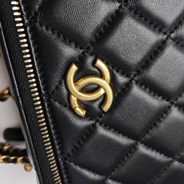 VANITY CASE Small Quilted Lambskin Black