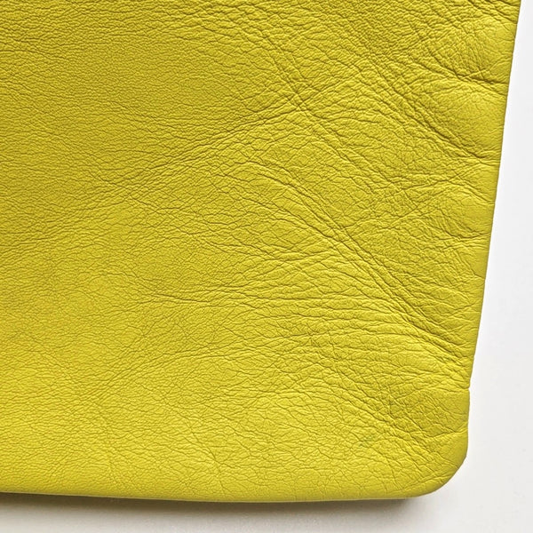 Authenticated pre-owned TRIO Lambskin Green - Shoulder Bag at Looply